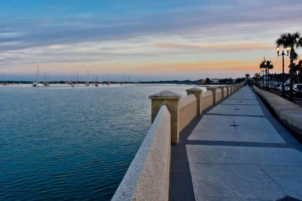 Cozy Quiet St Augustine Private Condo - 2Bed, 1 Bath, Sleeps 6, Steps To Historic St Augustine Center & All Tourist Attractions, Restaurants, Cafes, Backyard, Porch St. Augustine Exterior foto