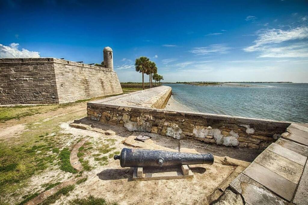 Cozy Quiet St Augustine Private Condo - 2Bed, 1 Bath, Sleeps 6, Steps To Historic St Augustine Center & All Tourist Attractions, Restaurants, Cafes, Backyard, Porch St. Augustine Exterior foto