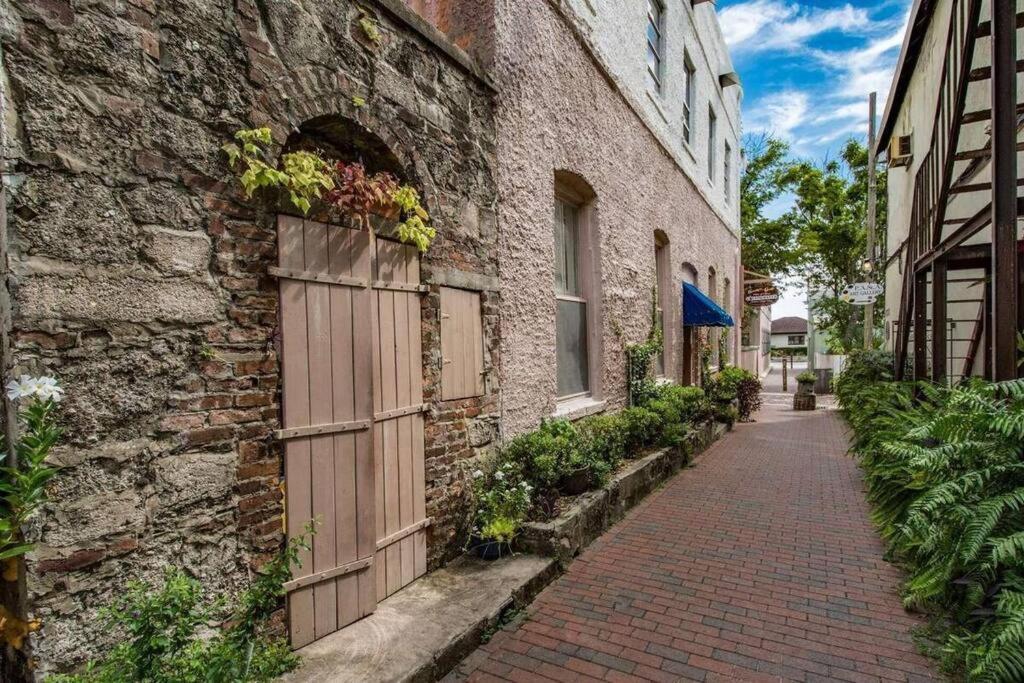 Cozy Quiet St Augustine Private Condo - 2Bed, 1 Bath, Sleeps 6, Steps To Historic St Augustine Center & All Tourist Attractions, Restaurants, Cafes, Backyard, Porch St. Augustine Exterior foto