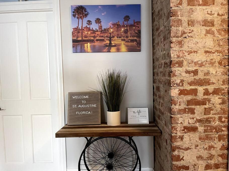 Cozy Quiet St Augustine Private Condo - 2Bed, 1 Bath, Sleeps 6, Steps To Historic St Augustine Center & All Tourist Attractions, Restaurants, Cafes, Backyard, Porch St. Augustine Exterior foto
